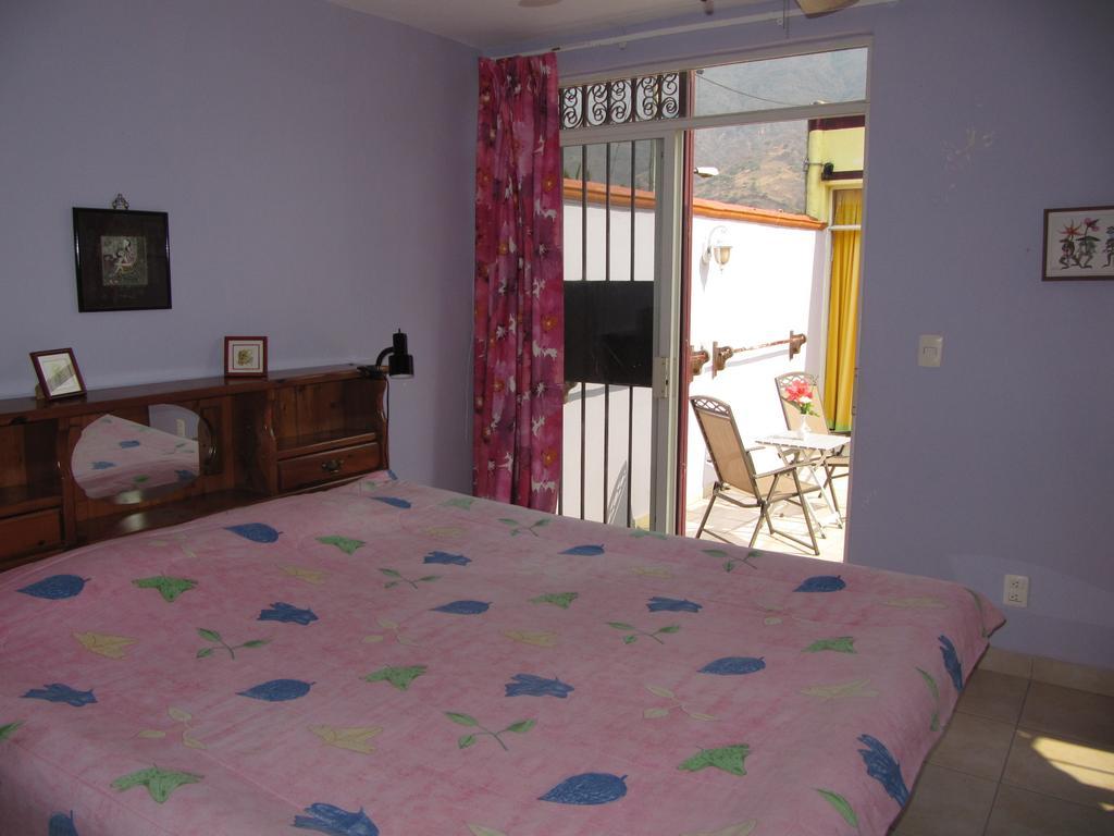 La Puerta Violeta Guesthouse & Spa San Juan Cosalá Δωμάτιο φωτογραφία