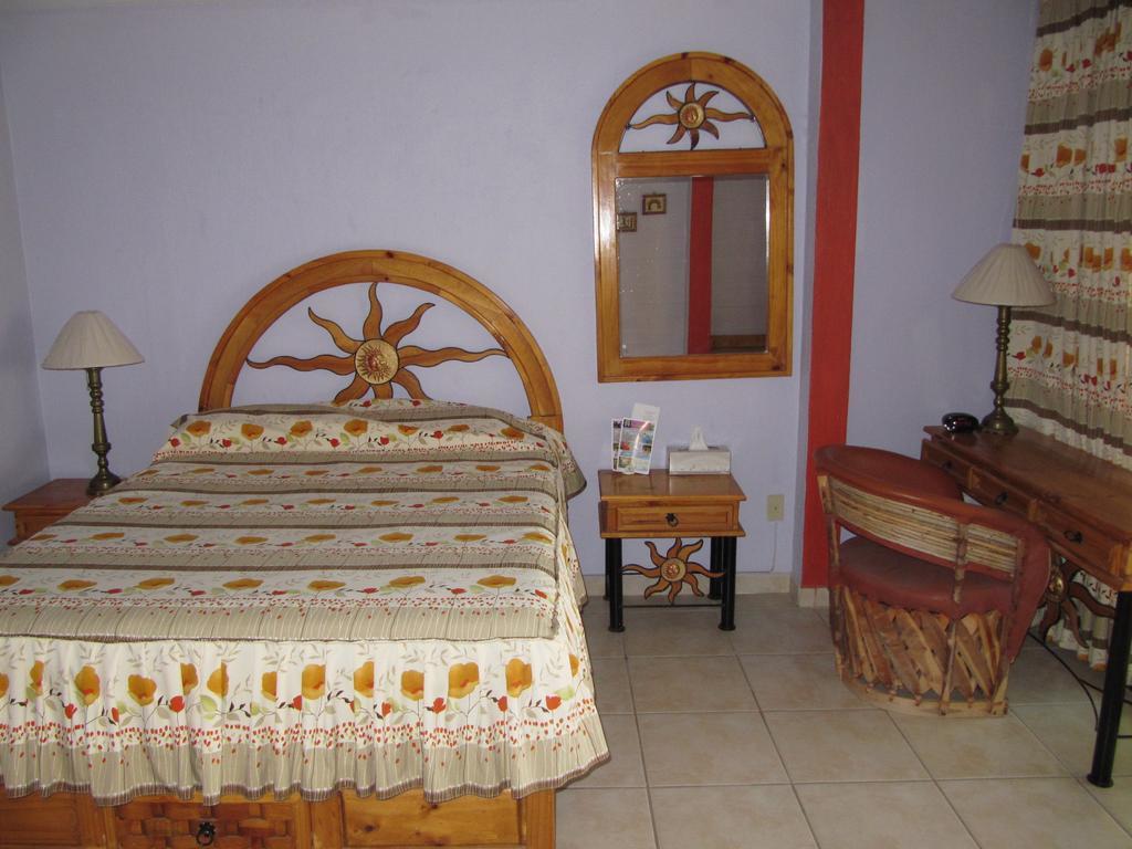 La Puerta Violeta Guesthouse & Spa San Juan Cosalá Δωμάτιο φωτογραφία